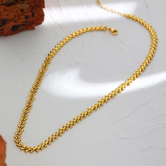 Jewelry - 🍃Gold plated leaf necklace